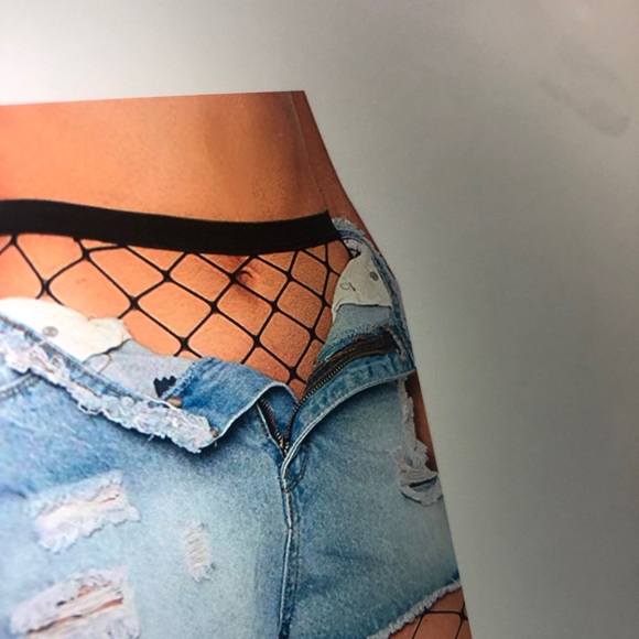 4  pk Fishnet stockings medium - Picture 2 of 6